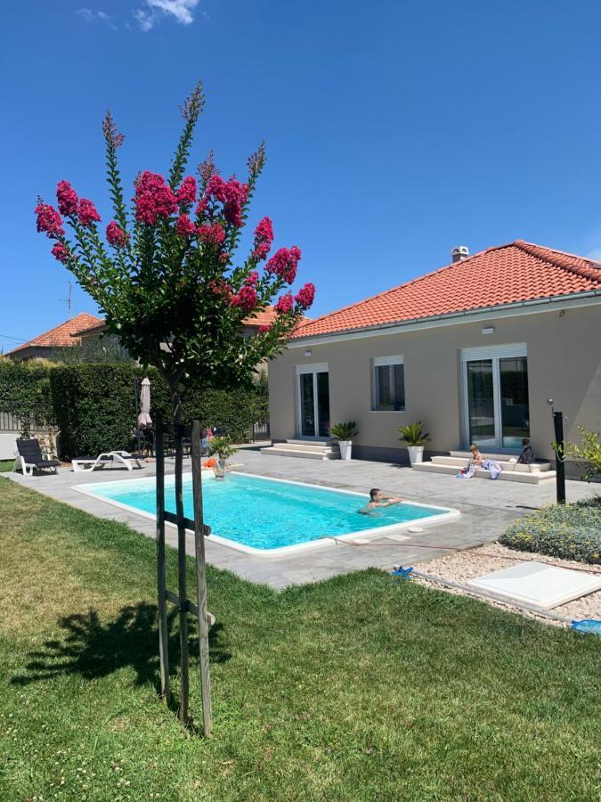 ザダル Tony'S House With Private Pool, Garden And Parkingヴィラ エクステリア 写真