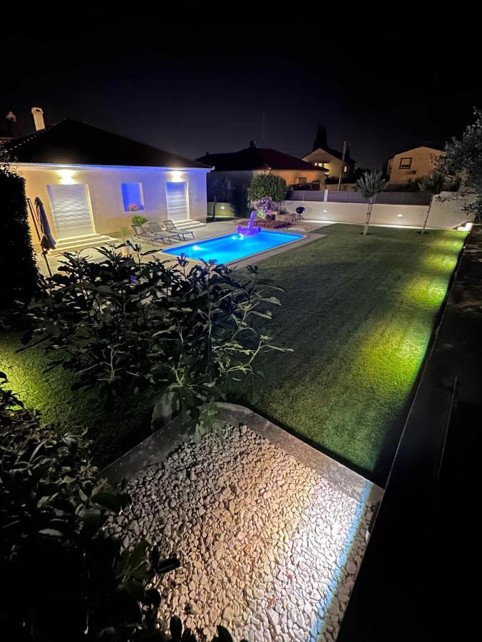 ザダル Tony'S House With Private Pool, Garden And Parkingヴィラ エクステリア 写真