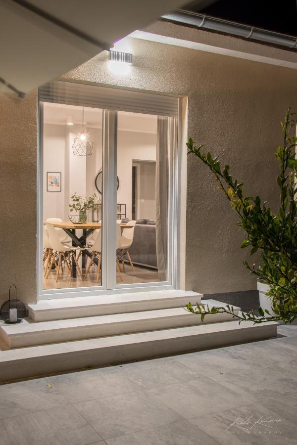 ザダル Tony'S House With Private Pool, Garden And Parkingヴィラ エクステリア 写真