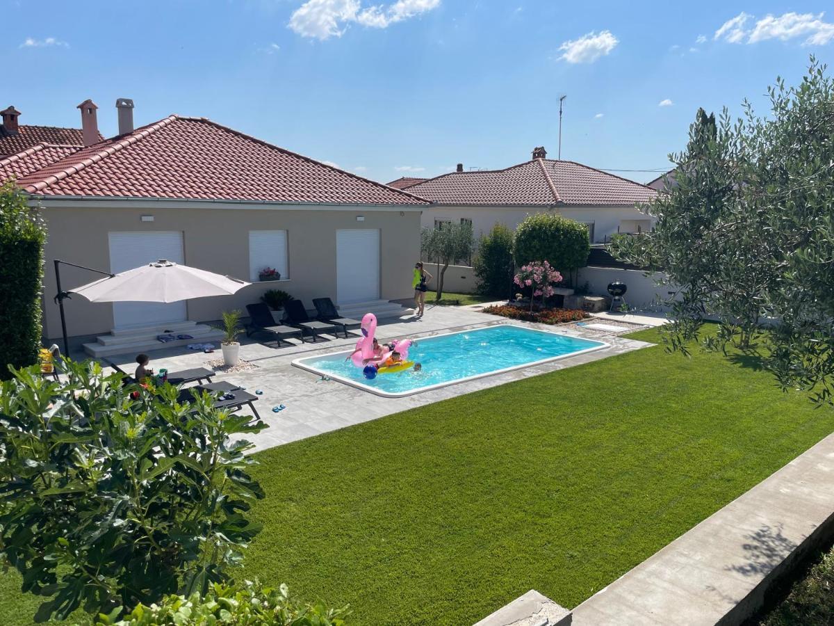 ザダル Tony'S House With Private Pool, Garden And Parkingヴィラ エクステリア 写真